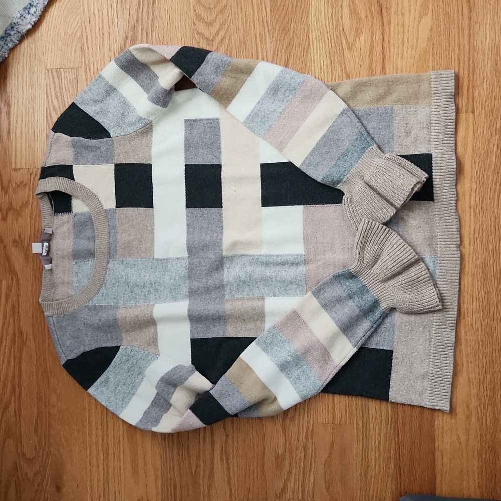 Loft sweater, size Small, lattice like pattern with different colors